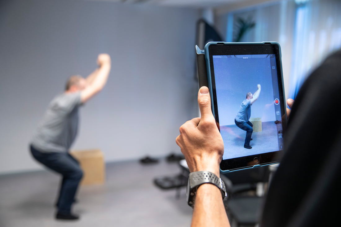 Via een tablet worden opnames gemaakt van een deelnemer aan de Vitacheck